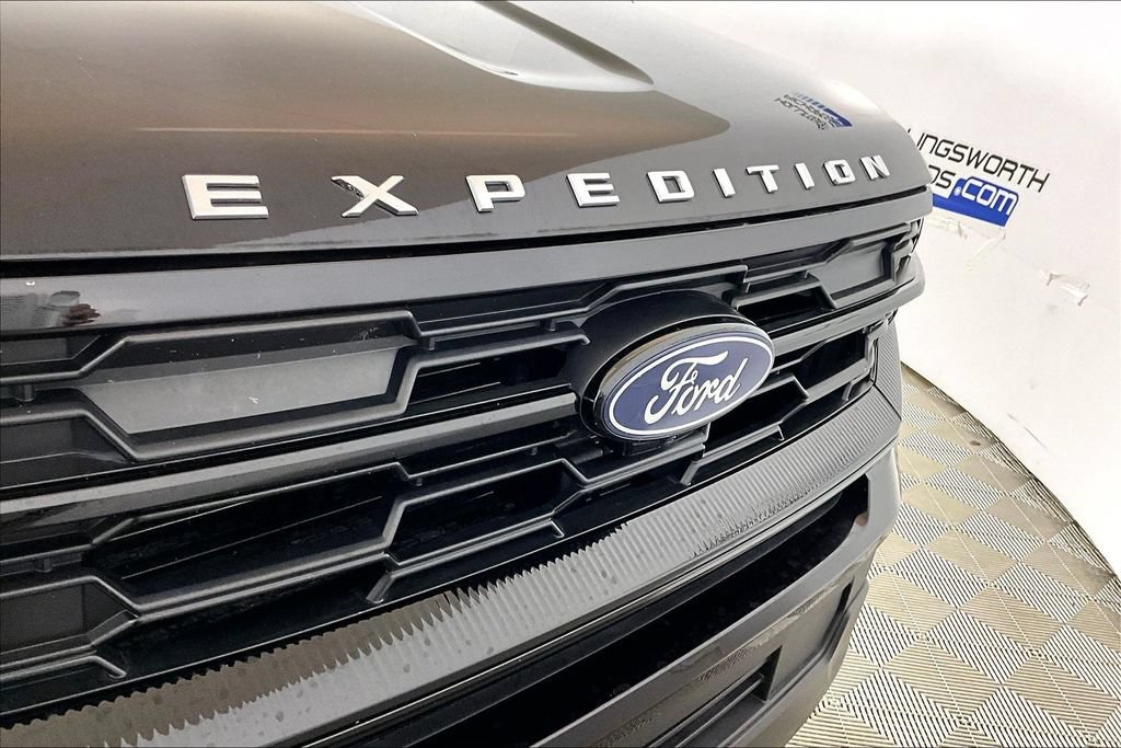 Certified 2025 Ford Expedition Active AWD/4WD image 24
