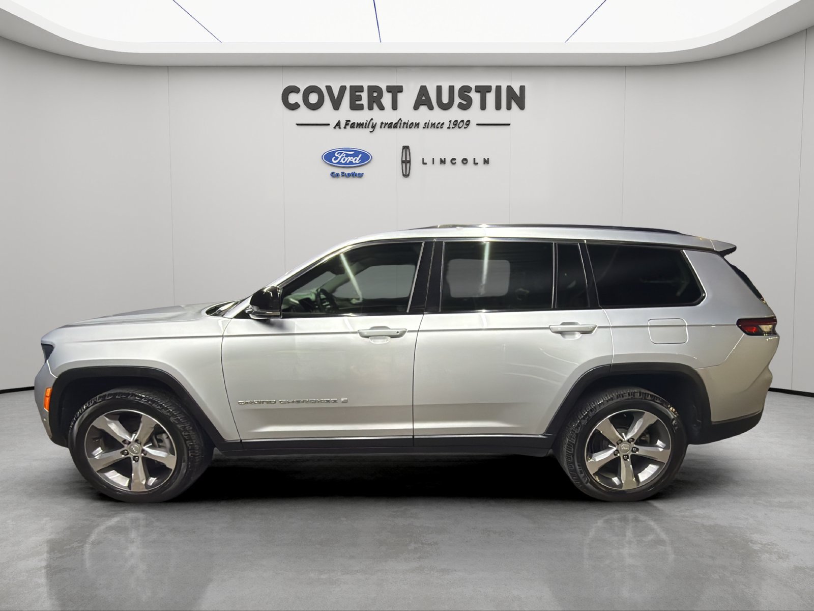 Used 2021 Jeep Grand Cherokee L Limited w/ Luxury Tech Group II AWD/4WD image 2