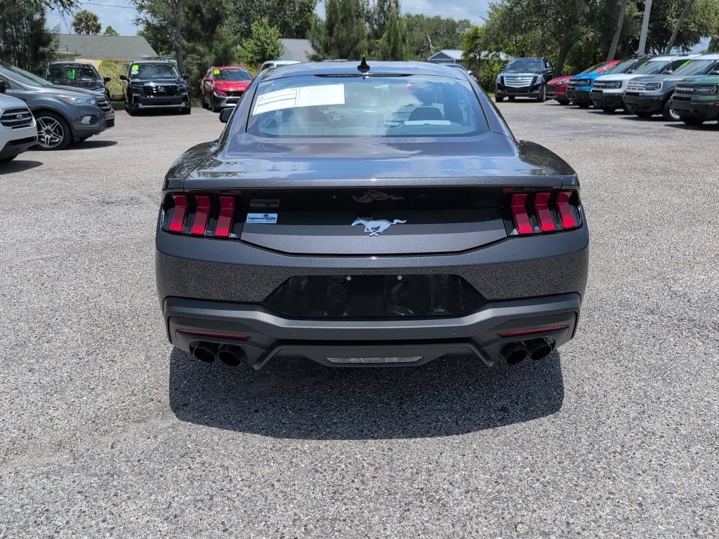 Certified 2024 Ford Mustang Coupe RWD image 4