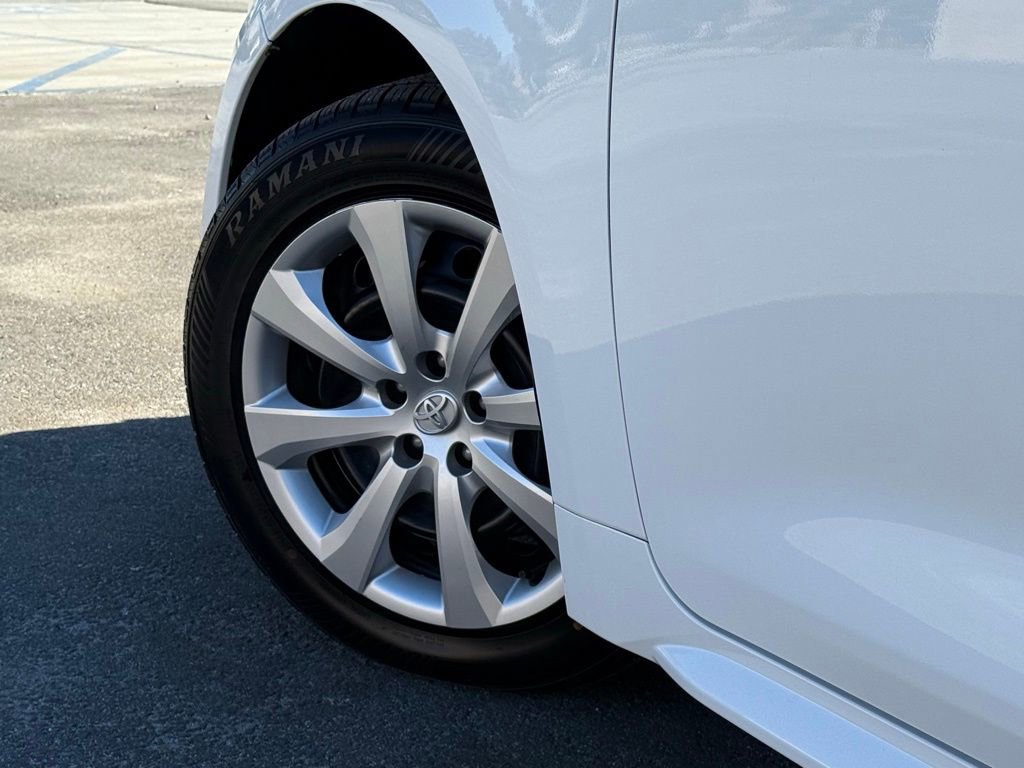 Used 2024 Toyota Corolla LE image 18