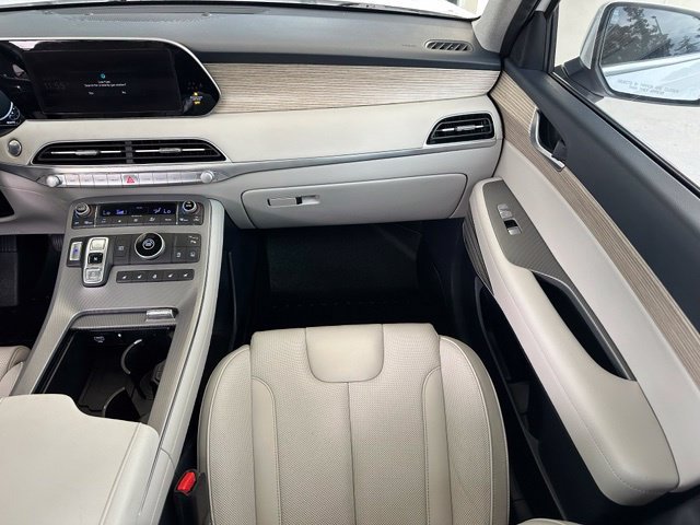Used 2021 Hyundai Palisade Limited FWD image 14