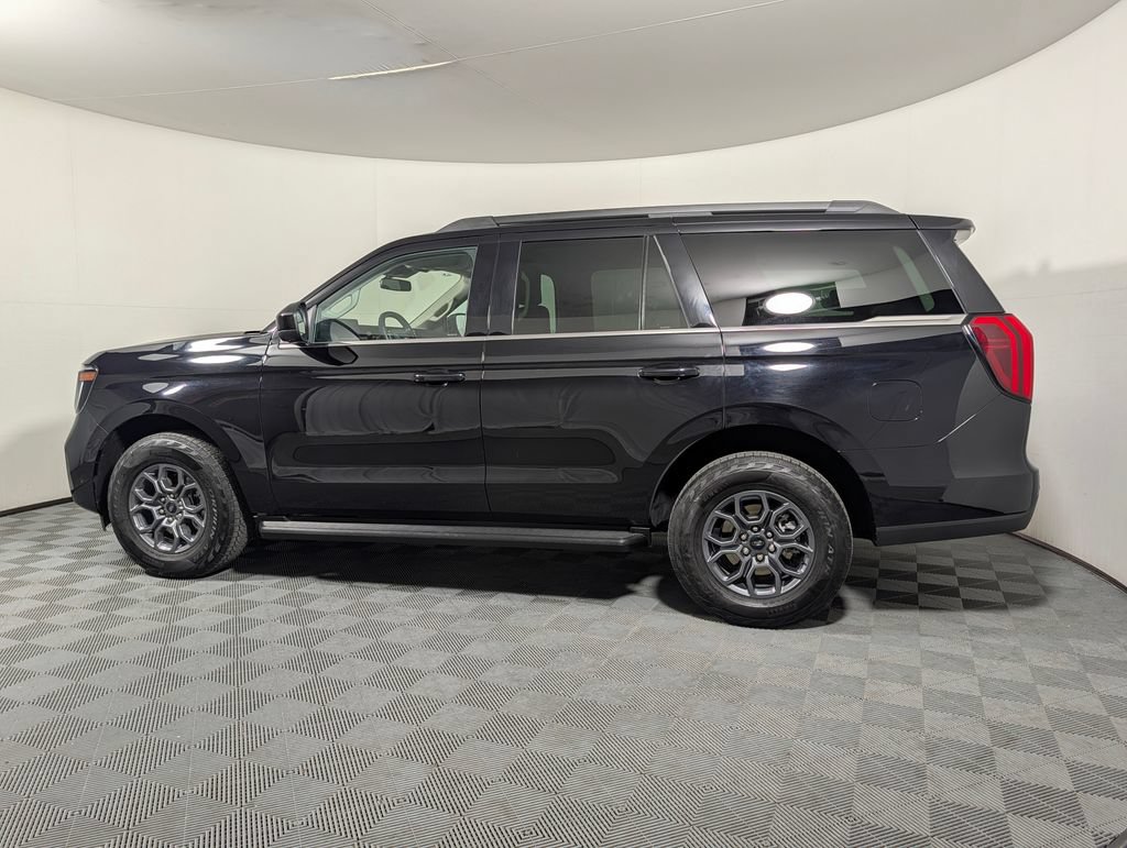 Certified 2025 Ford Expedition Active RWD image 5
