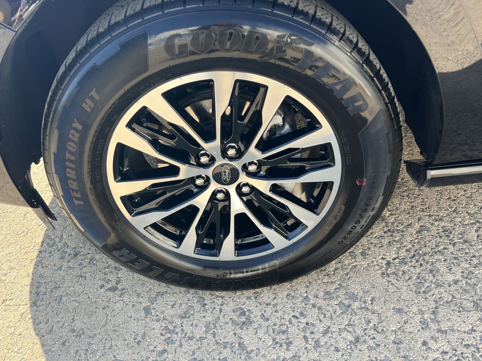 Certified 2025 Ford Expedition Platinum image 12