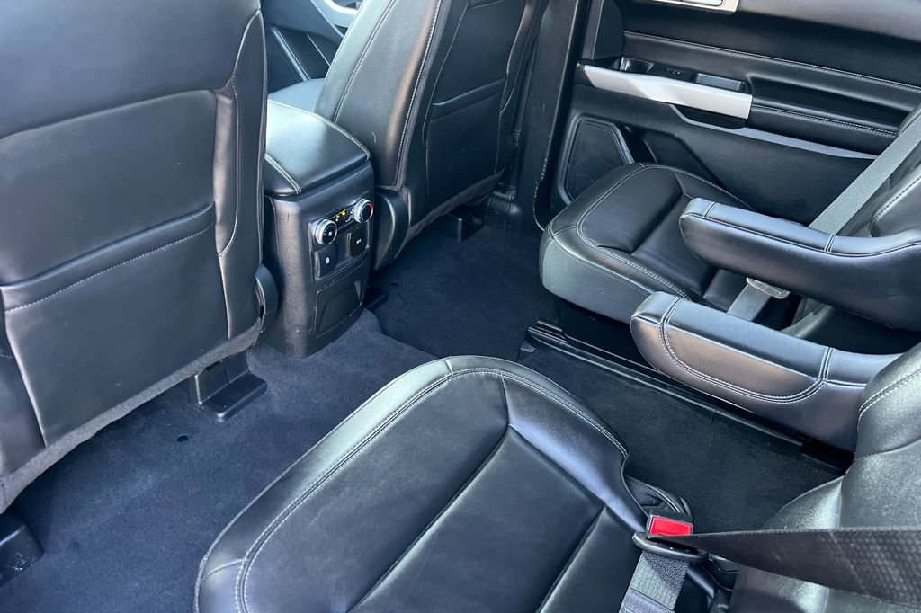 Certified 2022 Ford Explorer XLT w/ Equipment Group 202A image 13