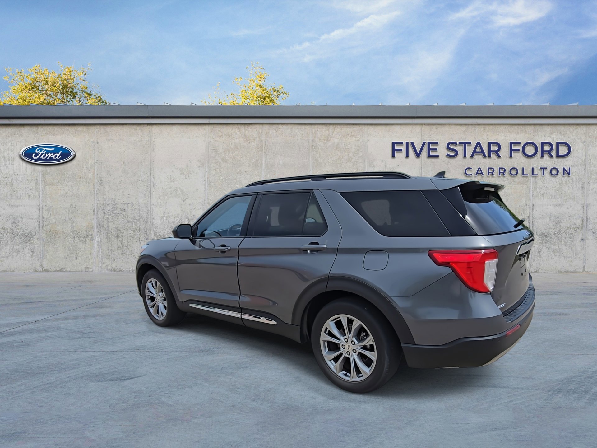 Certified 2023 Ford Explorer XLT w/ Equipment Group 202A image 3