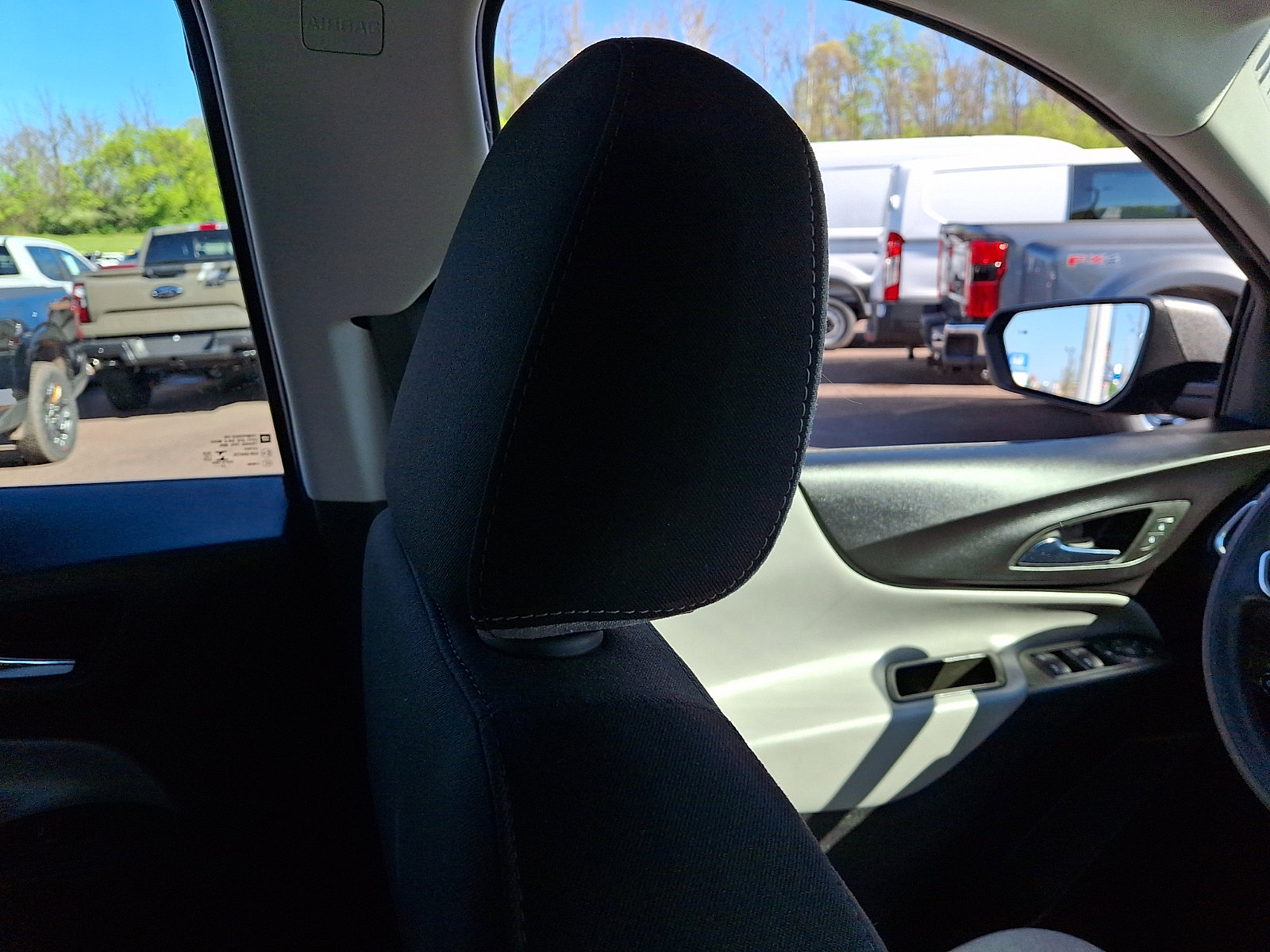 Used 2023 Chevrolet Equinox LS w/ Driver Confidence II Package image 13