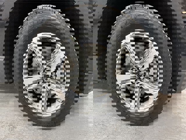 Certified 2023 Ford Edge SEL w/ Convenience Package image 2