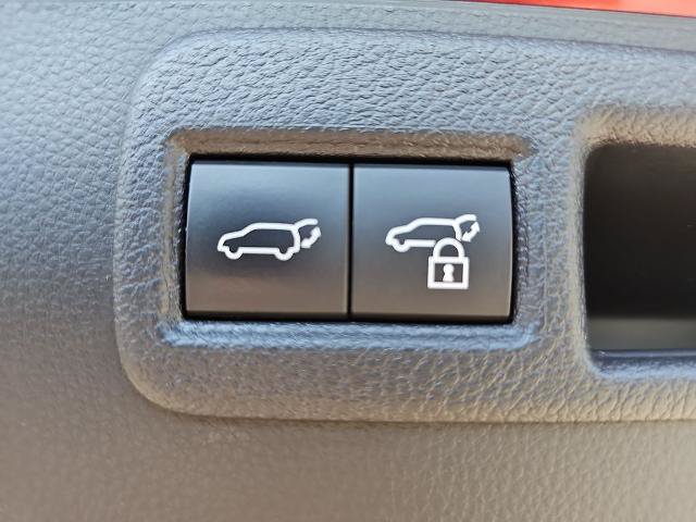 Used 2021 Toyota Venza LE AWD/4WD image 13