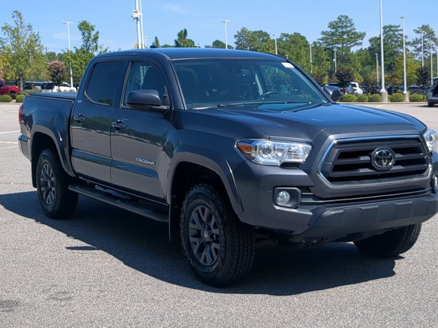 Used 2022 Toyota Tacoma SR5 AWD/4WD image 2