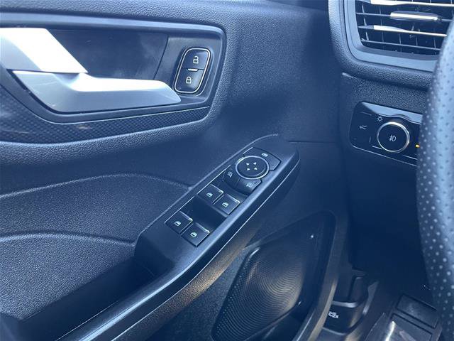 Certified 2025 Ford Escape ST-Line Select AWD/4WD image 28