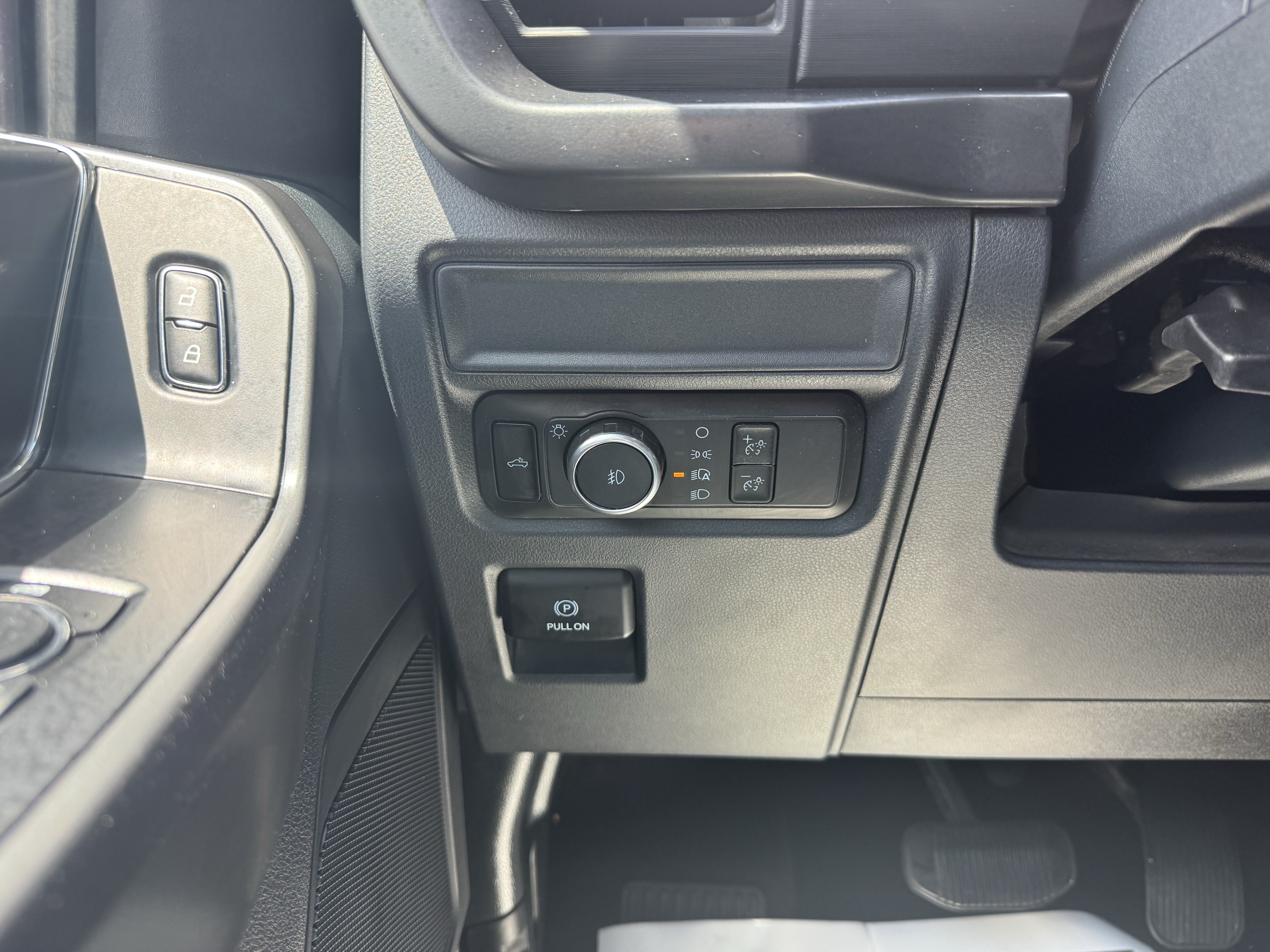 Certified 2024 Ford F150 XLT w/ XLT Black Appearance Package RWD image 18