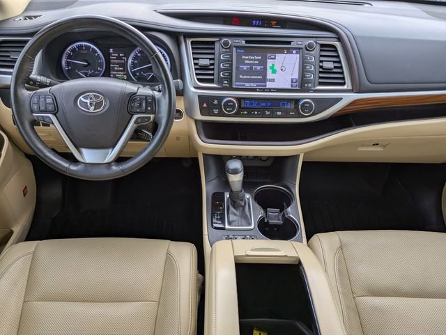 Used 2018 Toyota Highlander Limited Platinum FWD image 15