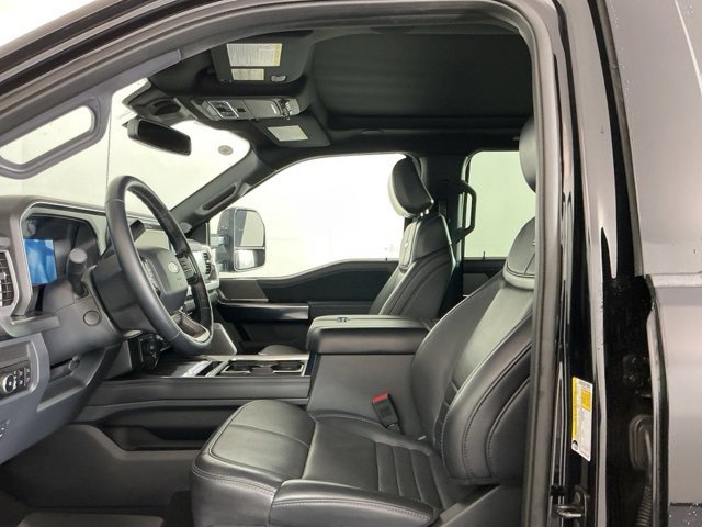 Certified 2025 Ford F450 Platinum w/ FX4 Off-Road Package image 18