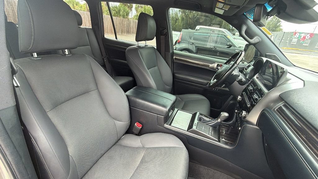 Used 2023 Lexus GX 460 Premium AWD/4WD image 28