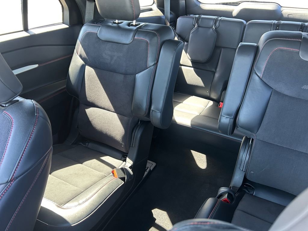 Certified 2025 Ford Explorer ST AWD/4WD image 14