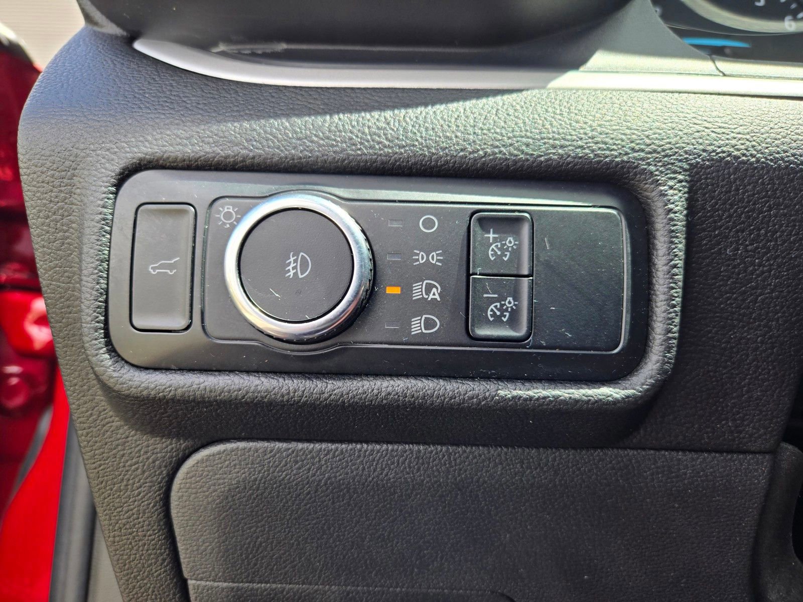 Certified 2024 Ford Explorer XLT w/ Equipment Group 202A AWD/4WD image 26