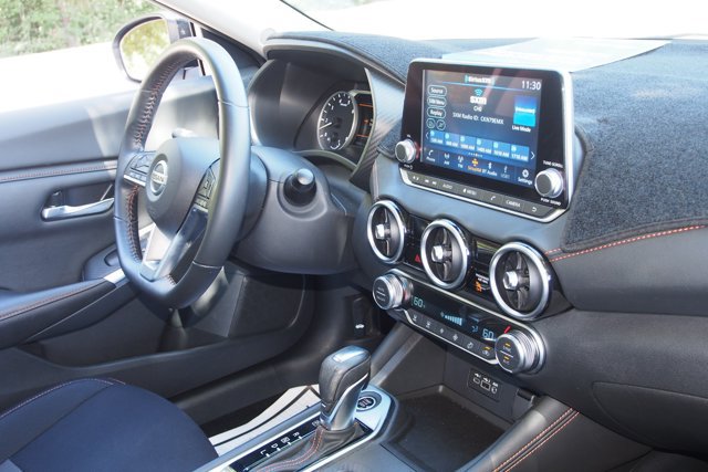 Used 2022 Nissan Sentra SR w/ Midnight Edition FWD image 10