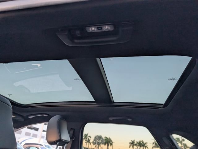 Certified 2020 Ford Edge ST-Line w/ Class II Trailer Tow Package image 13