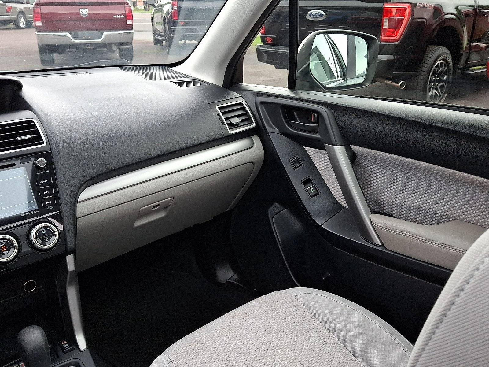 Used 2018 Subaru Forester 2.5i Premium w/ Protection Package #1 AWD/4WD image 16