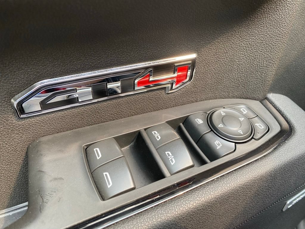 Used 2025 GMC Sierra 1500 AT4 w/ AT4 Premium Package AWD/4WD image 14