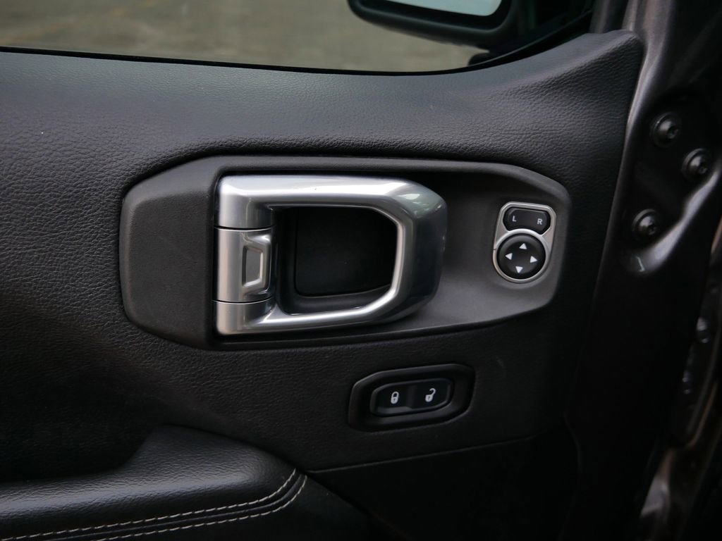 Used 2022 Jeep Wrangler Unlimited Sahara w/ Cold Weather Group image 15