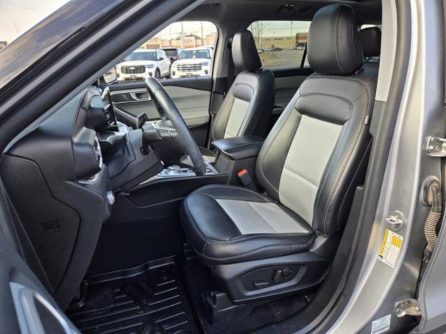 Certified 2022 Ford Explorer XLT w/ Equipment Group 202A image 10