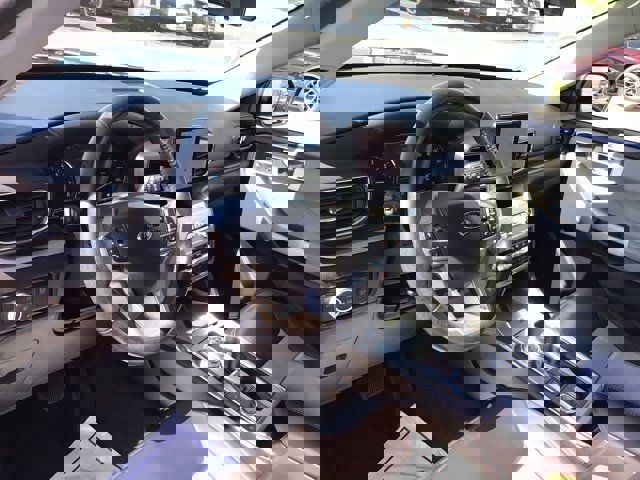 Certified 2022 Ford Explorer XLT w/ Equipment Group 202A image 8