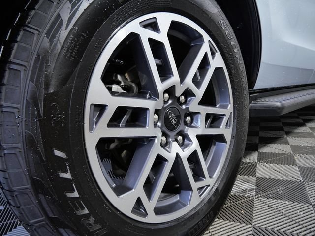 Certified 2025 Ford Expedition Active AWD/4WD image 8
