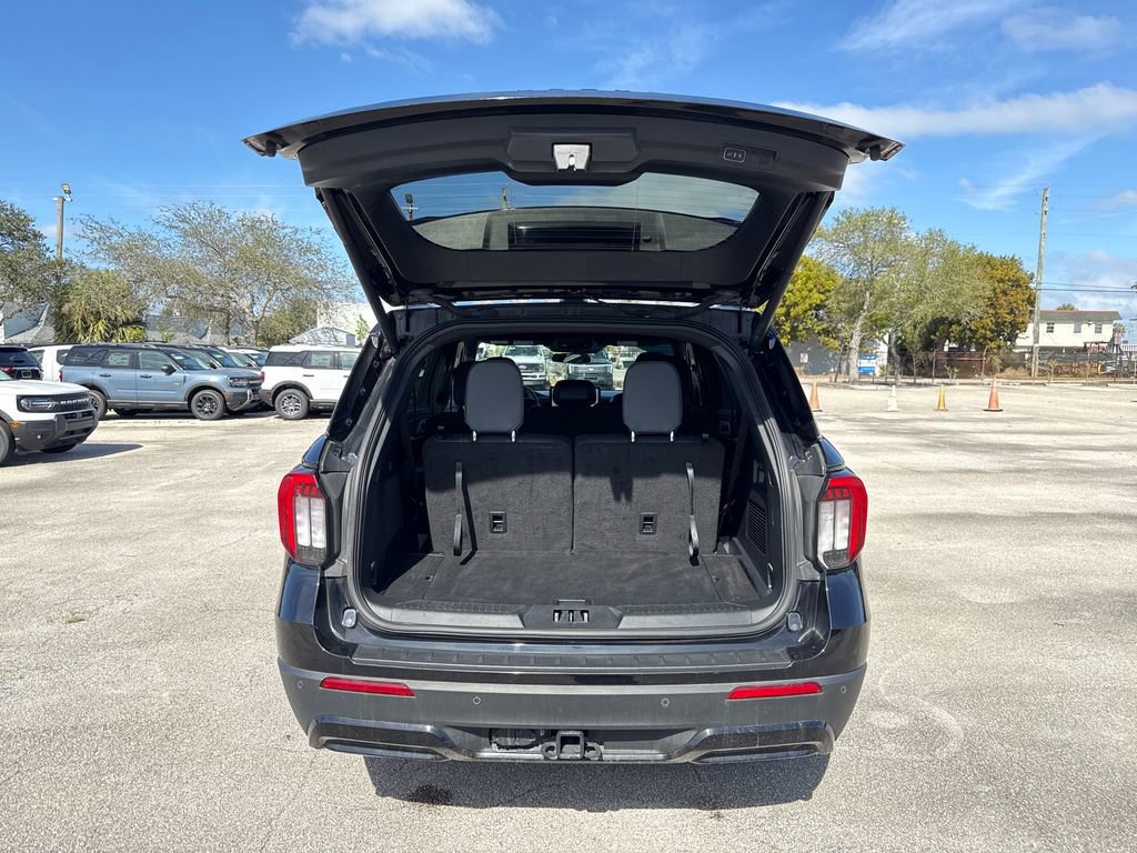 Certified 2025 Ford Explorer ST-Line image 29