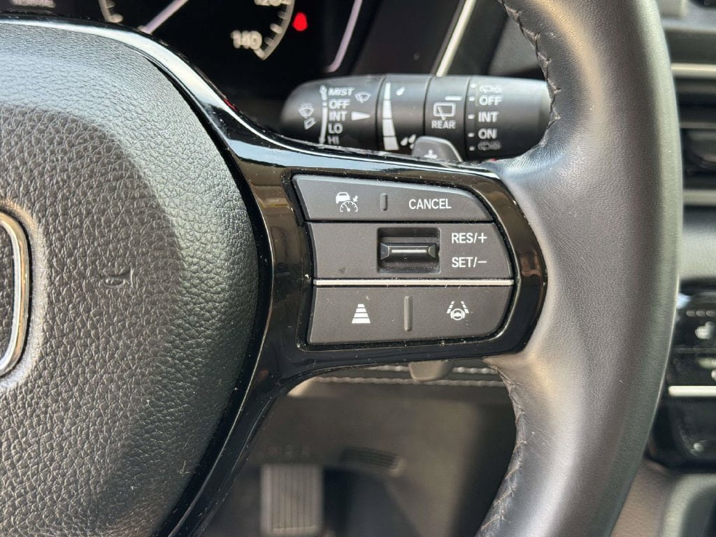 Used 2024 Honda Pilot Touring image 13