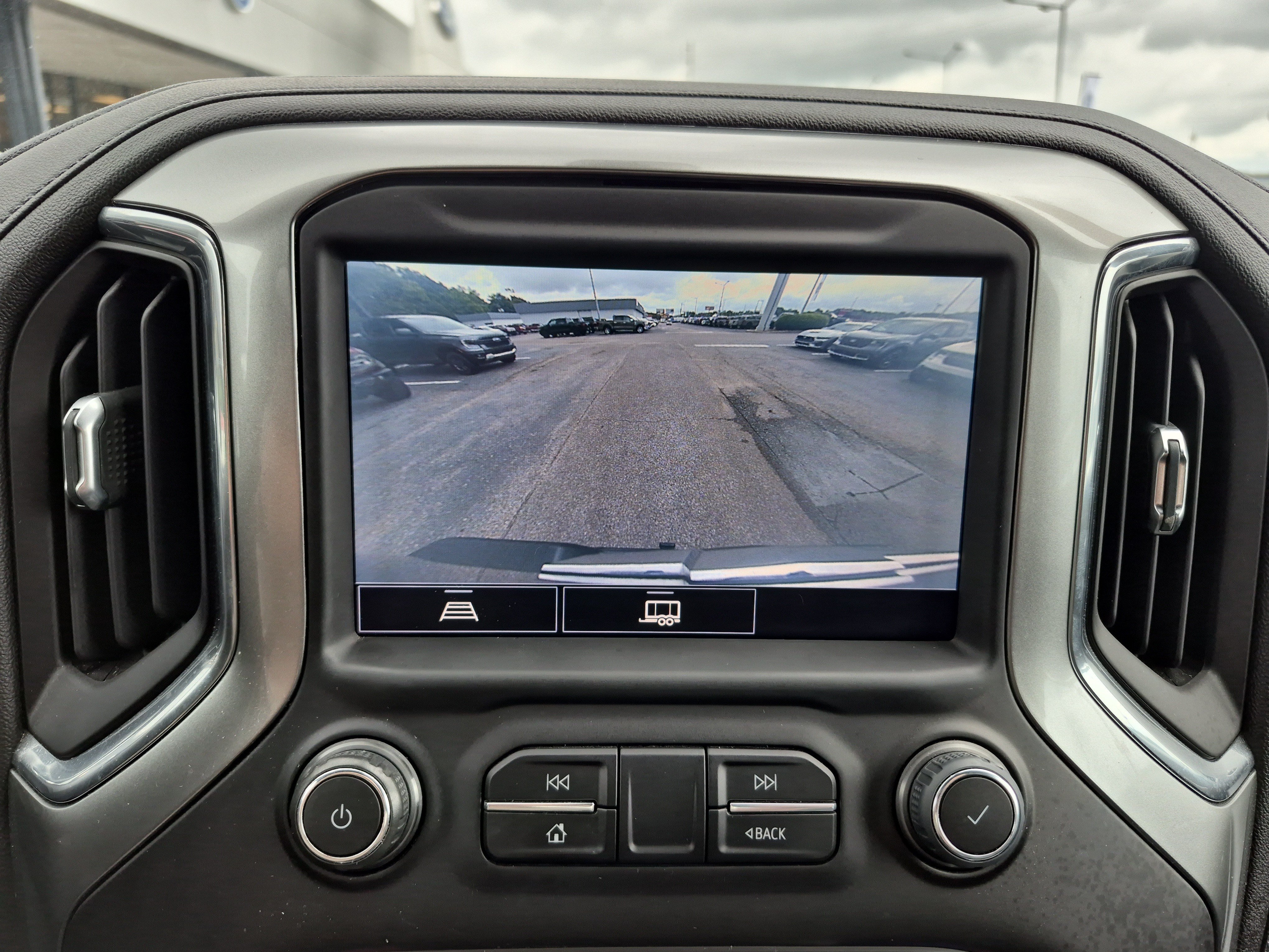 Used 2021 Chevrolet Silverado 1500 LT Trail Boss w/ Convenience Package II AWD/4WD image 37