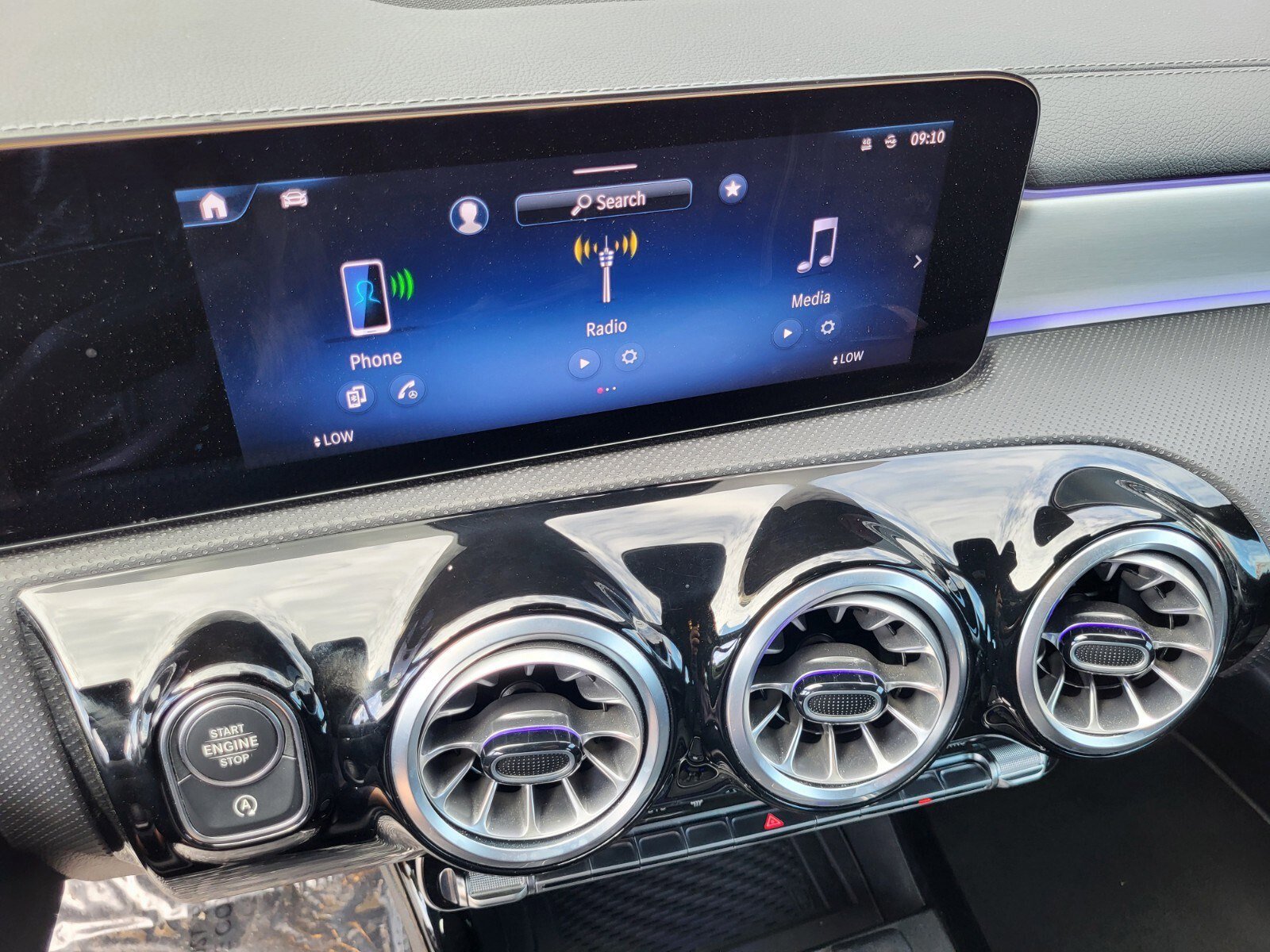 Used 2025 Mercedes-Benz CLA 250 4MATIC image 20