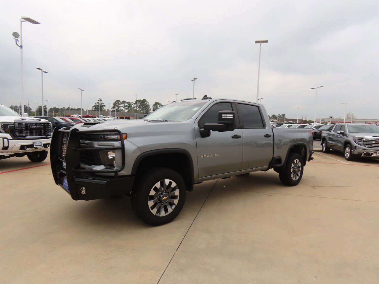 Used 2024 Chevrolet Silverado 2500 Custom w/ Custom Value Package image 2