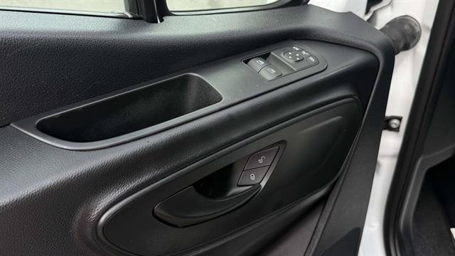 Used 2023 Mercedes-Benz Sprinter 2500 image 8