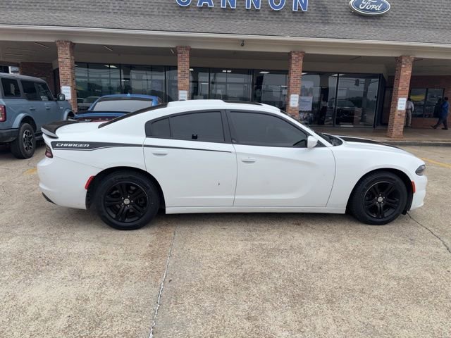 Used 2020 Dodge Charger SXT w/ Leather Interior Group RWD image 6