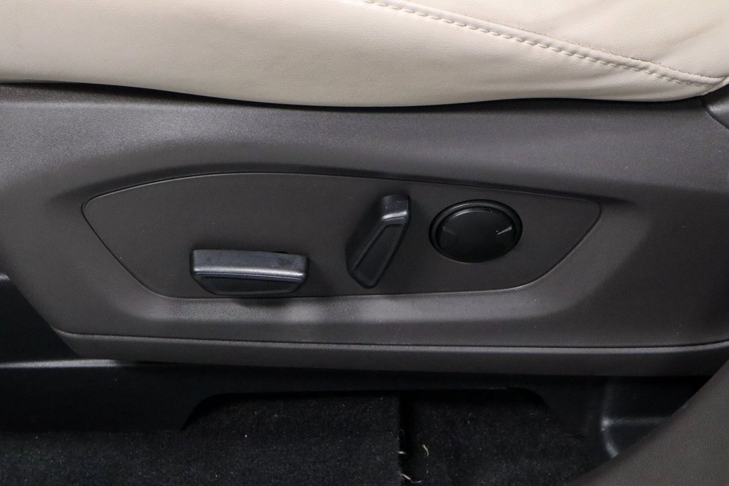 Certified 2023 Ford Explorer Platinum w/ Class IV Trailer Tow Package image 29