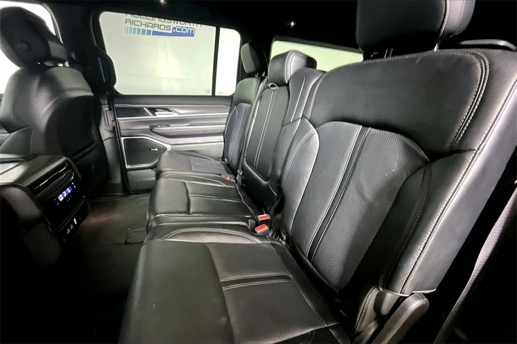 Used 2024 Jeep Wagoneer L Series II image 21