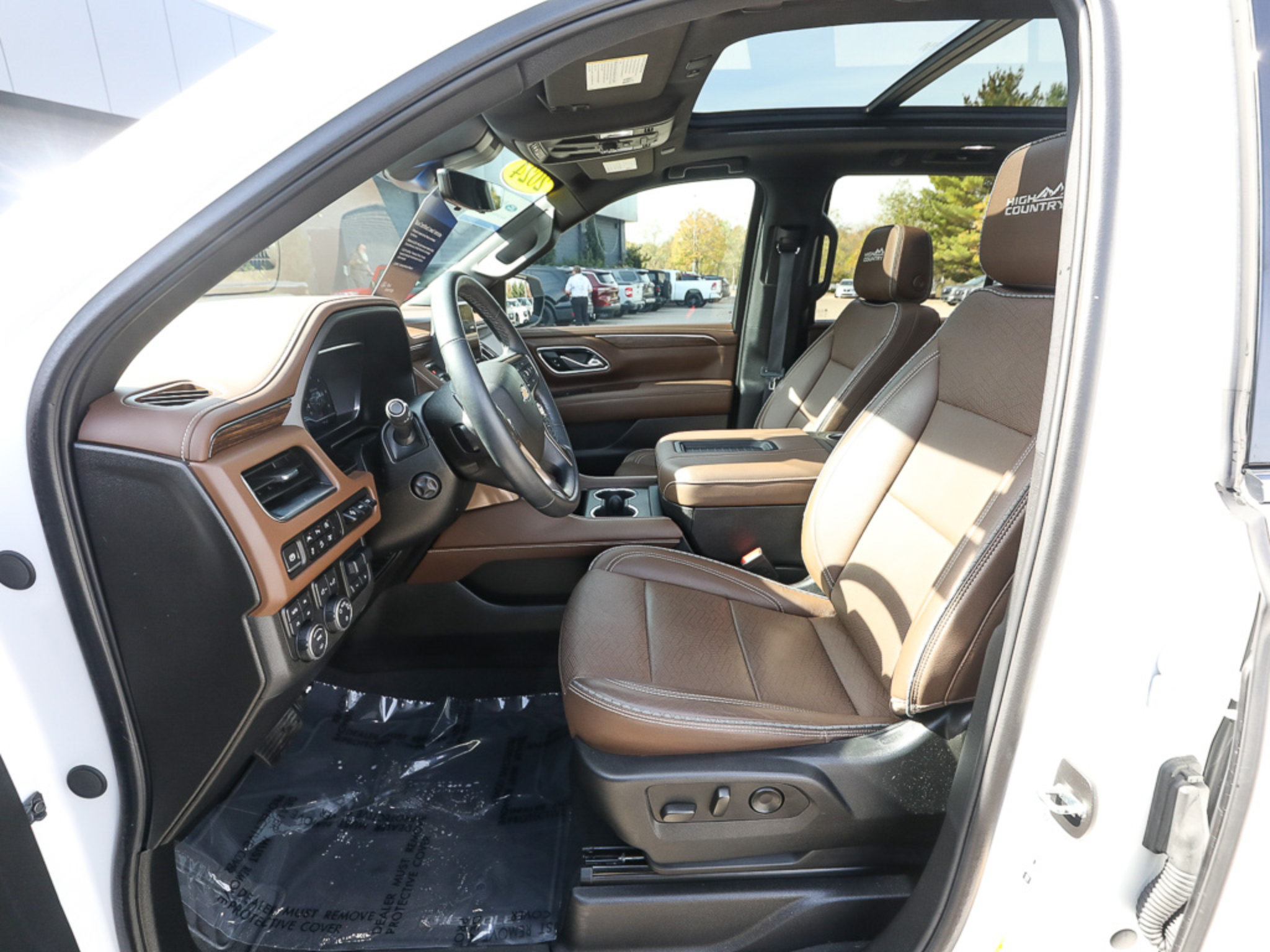 Used 2024 Chevrolet Tahoe High Country AWD/4WD image 12