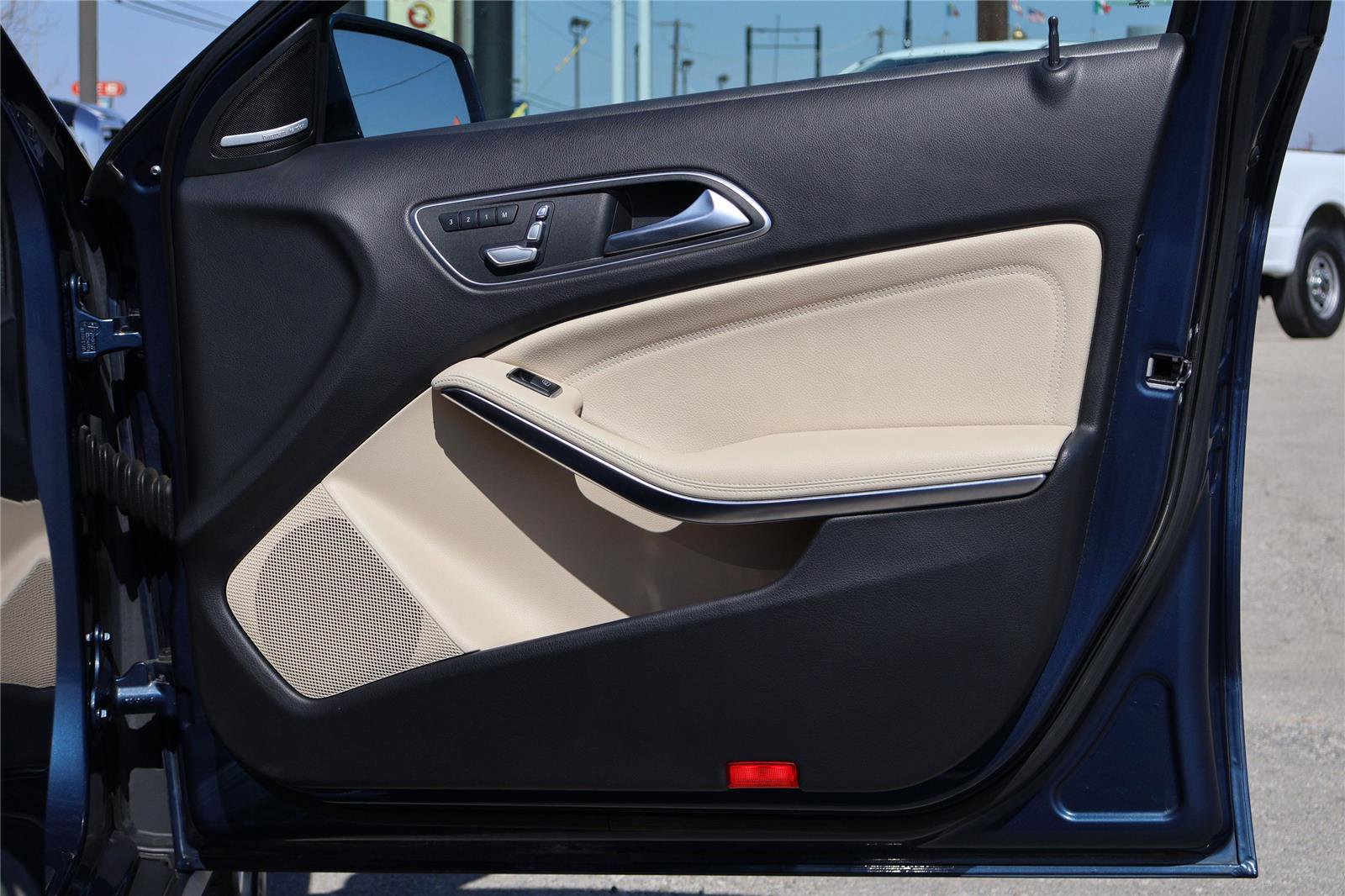 Used 2020 Mercedes-Benz GLA 250 4MATIC image 37