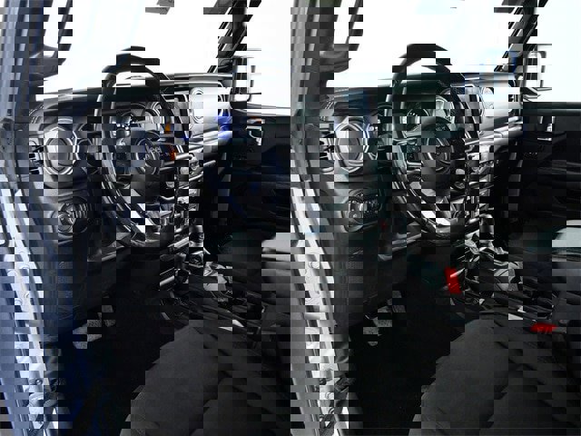 Used 2018 Jeep Wrangler Unlimited Sahara image 15