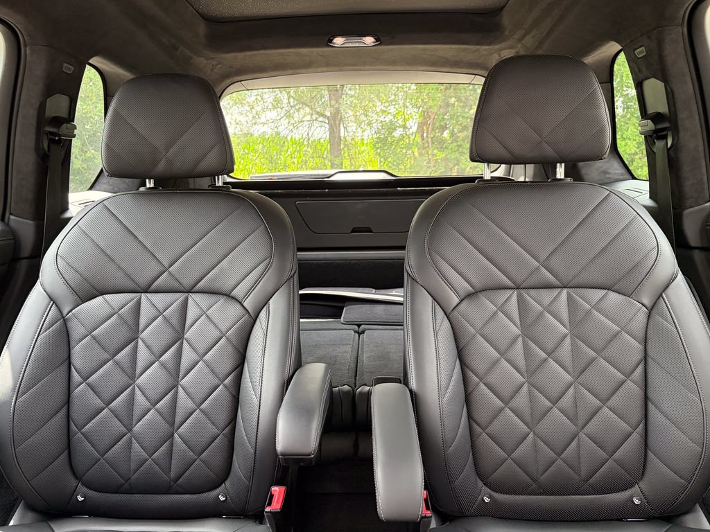 Used 2023 BMW X7 xDrive40i w/ M Sport Package AWD/4WD image 64