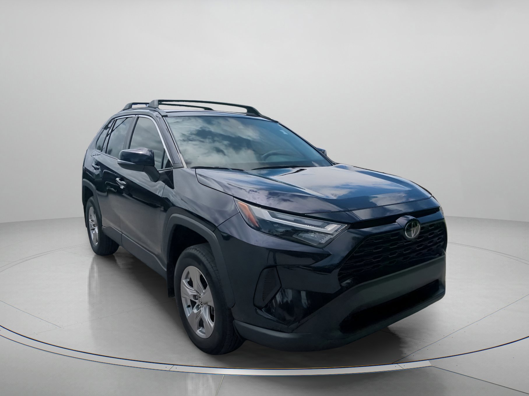 Used 2025 Toyota RAV4 XLE w/ Convenience Package FWD image 34