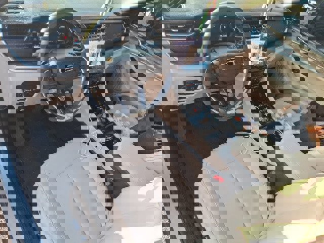 Used 2024 Jeep Grand Cherokee L Limited w/ Black Appearance Package image 10