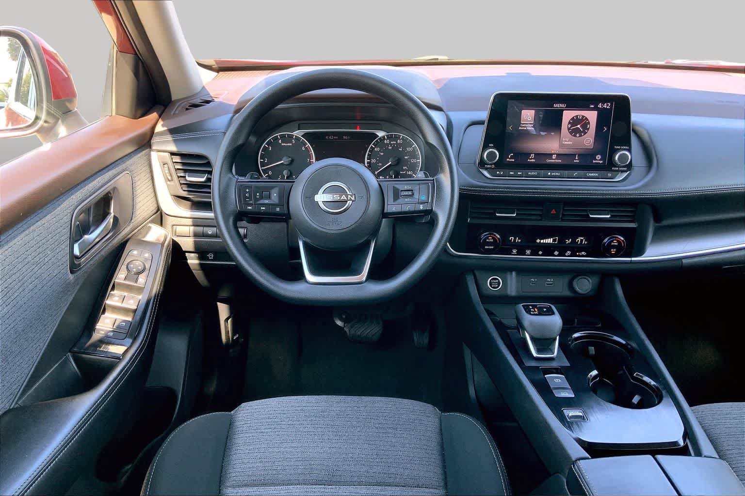 Used 2023 Nissan Rogue SV FWD image 6