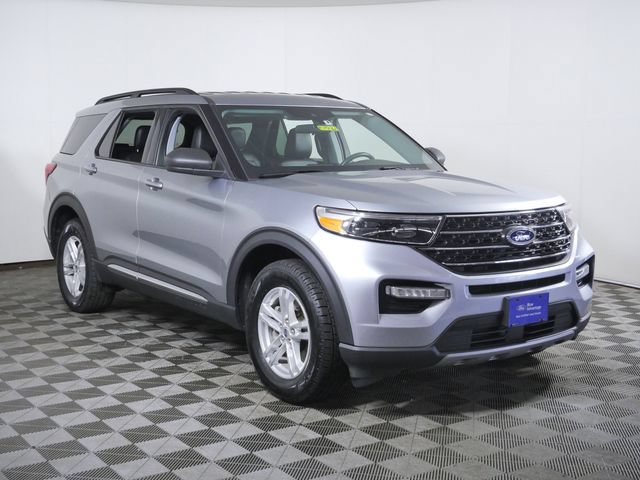 Certified 2024 Ford Explorer XLT w/ Equipment Group 202A AWD/4WD image 1