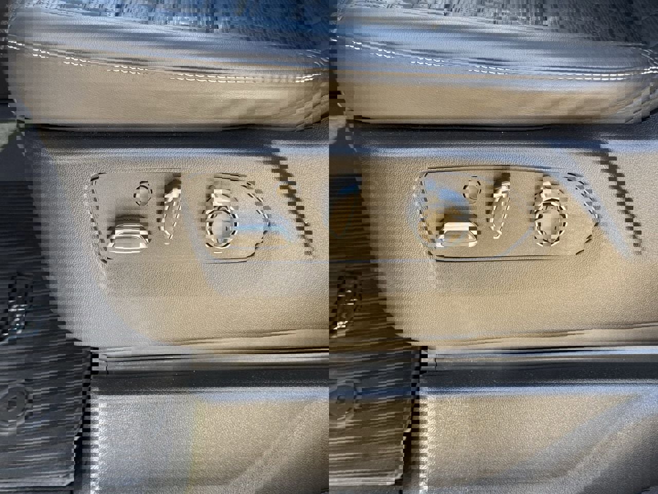 Used 2025 Cadillac Escalade Sport Platinum image 26