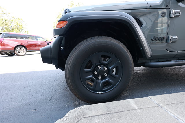 Used 2023 Jeep Wrangler Sport AWD/4WD image 9