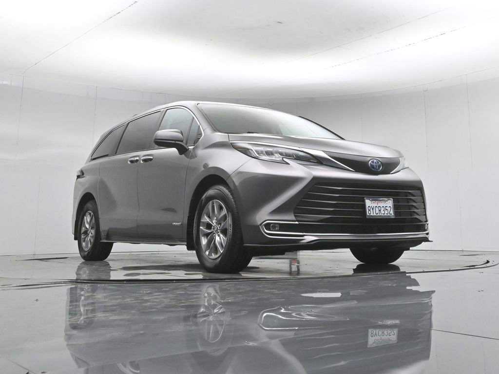 Used 2021 Toyota Sienna XLE FWD image 51