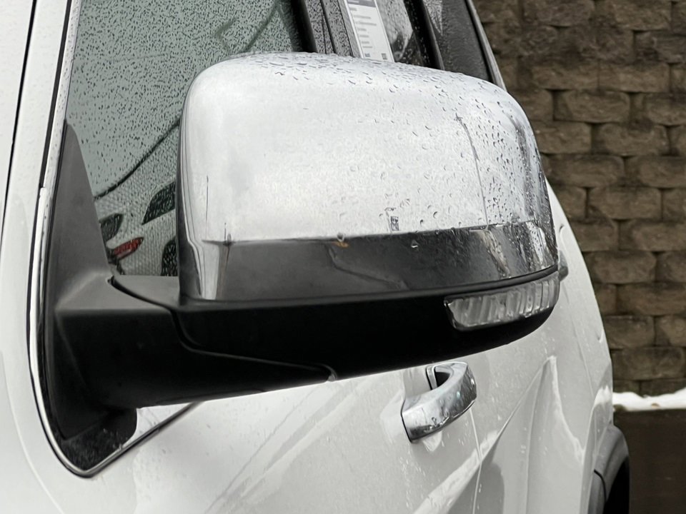 Used 2021 Jeep Grand Cherokee Limited image 42