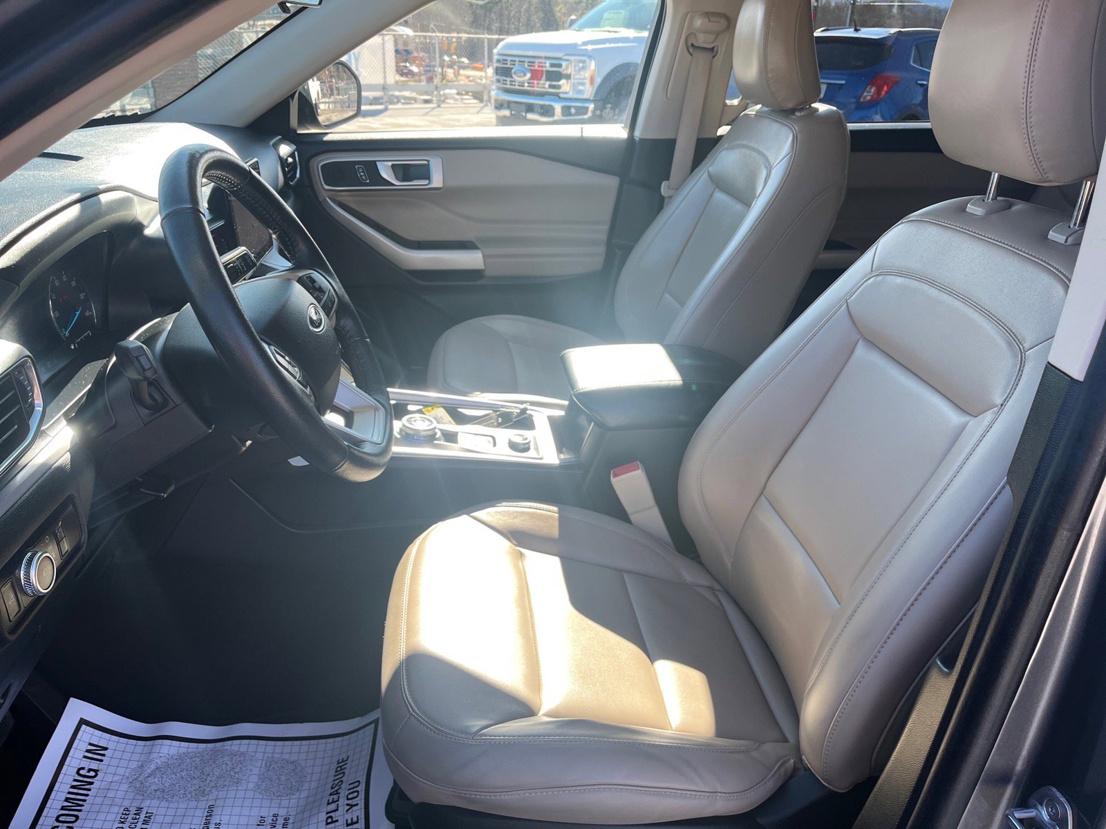 Certified 2022 Ford Explorer XLT w/ Equipment Group 202A image 17